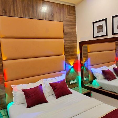 Hotel Blue Wellington - Near Mumbai Airport Exterior photo