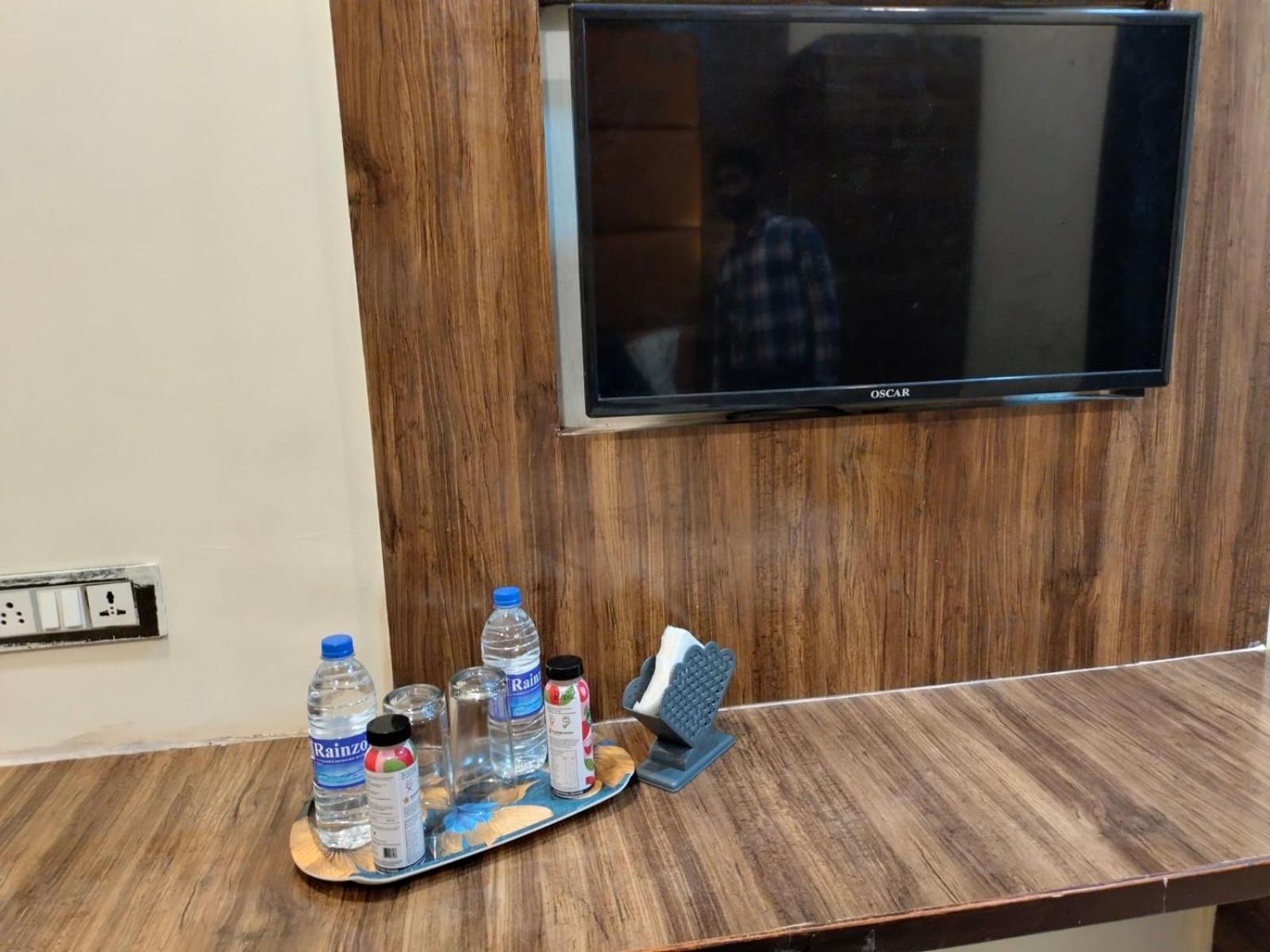 Hotel Blue Wellington - Near Mumbai Airport Exterior photo